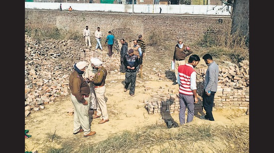 Police investigating at the crime spot in Ludhiana on Sunday. (HT Photo) Police investigating at the crime spot in Ludhiana on Sunday. (HT Photo)