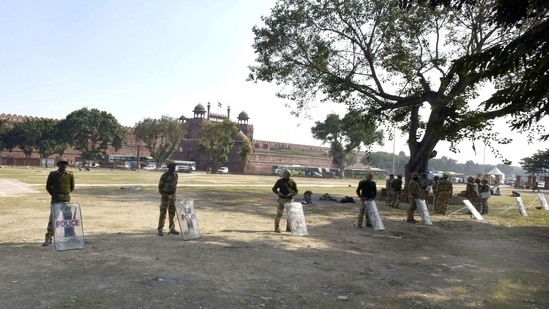 Delhi turned into a virtual fortress amid heavy deployment of security forces as farmers held demonstrations in neighbouring states. At places such as India Gate, Red Fort, and residences of the Prime Minister and President, police were on high alert. At India Gate, along with the riot control force, the police also stationed water cannons for emergency use. Entry and exit at many Delhi Metro stations was also shut.(HT Photo)