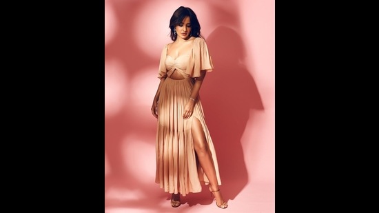 Neha Sharma in a Rhea Pillai Rastogi creation (Photo: Instagram/NehaSharma) Neha Sharma in a Rhea Pillai Rastogi creation (Photo: Instagram/NehaSharma)