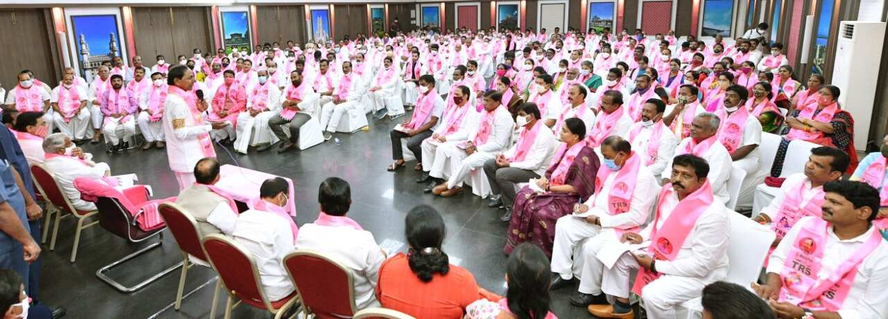 KCR addressing party’s extended state executive committee meeting at Telangana Bhavan. KCR addressing party’s extended state executive committee meeting at Telangana Bhavan.