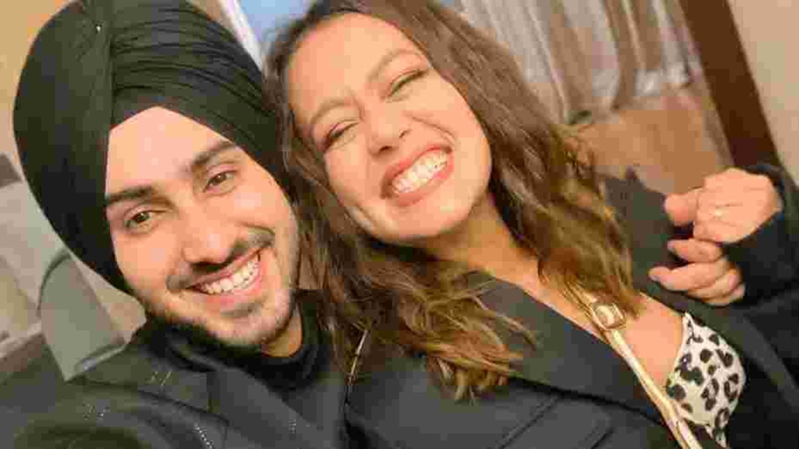 Neha Kakkar Rohanpreet Singhs Mushy Posts Are Valentines Week Done 