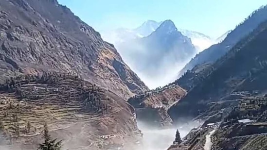 General view during a glacial flood in Tapovan, Uttarakhand, India February 7, 2021 in this still image obtained from social media video. Manvar Rawat/Sewa International/via REUTERS THIS IMAGE HAS BEEN SUPPLIED BY A THIRD PARTY. MANDATORY CREDIT. NO RESALES. NO ARCHIVES(via REUTERS)