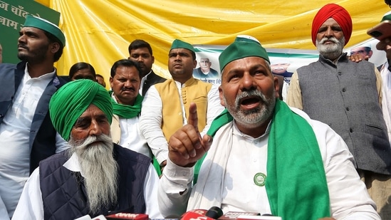 Rakesh Tikait addresses media during their ongoing protest against new farm laws, at the Delhi-Ghazipur border on Monday.(ANI Photo) Rakesh Tikait addresses media during their ongoing protest against new farm laws, at the Delhi-Ghazipur border on Monday.(ANI Photo)