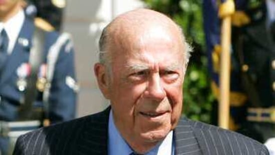 FILE - In this May 7, 2007 file photo, former Secretary of State George Schultz arrives to watch Queen Elizabeth II take part in arrival ceremonies on the South Lawn of the White House in Washington. Shultz, former President Ronald Reagan’s longtime secretary of state, who spent most of the 1980s trying to improve relations with the Soviet Union and forging a course for peace in the Middle East, died Saturday, Feb. 6, 2021. He was 100. (AP Photo/Ron Edmonds, File)(AP)