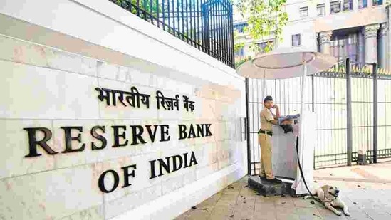 This is the first time there’s a clear signal on how much the RBI would spend on bond purchases. (Aniruddha Chowdhury/Mint) This is the first time there’s a clear signal on how much the RBI would spend on bond purchases. (Aniruddha Chowdhury/Mint)