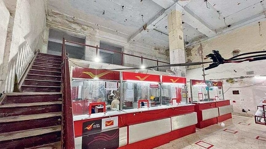 Fortunately, one address in today’s CP has managed to keep its staircase, as well as the flavor of yesteryear.(HT Photo) Fortunately, one address in today’s CP has managed to keep its staircase, as well as the flavor of yesteryear.(HT Photo)