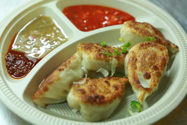 Foodies groups have been relishing winter specials such as those available at food carts in Sector 56 of Gurugram. (Photo: Manoj Verma/HT) Foodies groups have been relishing winter specials such as those available at food carts in Sector 56 of Gurugram. (Photo: Manoj Verma/HT)