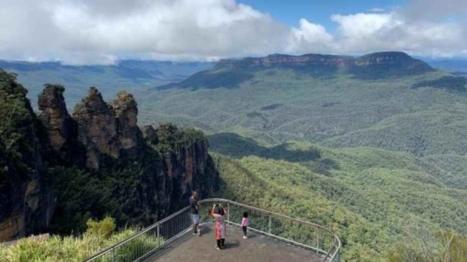 Australia's blue mountains hit by lunar new year slump in asian visitors