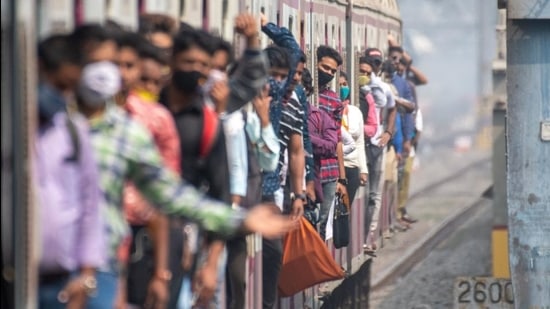 Central Railway (CR) stated that action would be taken regarding the local train operations. (Pratik Chorge/HT PHOTO) Central Railway (CR) stated that action would be taken regarding the local train operations. (Pratik Chorge/HT PHOTO)