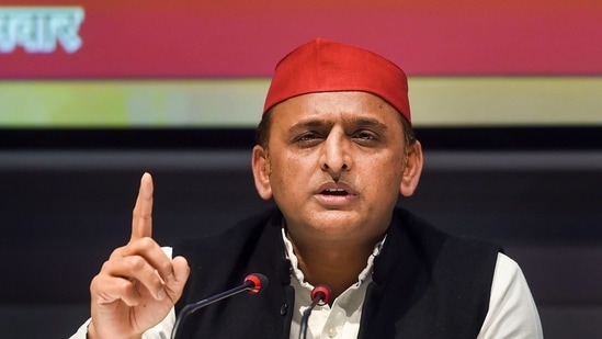 Akhilesh Yadav took on the Centre over the new farm laws asking why they are not being repealed when the farmers themselves are against it (PTI Photo/ Nand Kumar)(PTI)