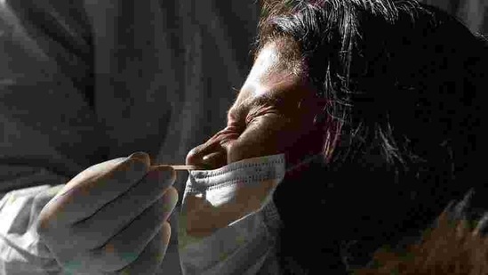 So far, 699 variant cases have been identified, 690 of which are the U.K. strain.(Yahoo) So far, 699 variant cases have been identified, 690 of which are the U.K. strain.(Yahoo)