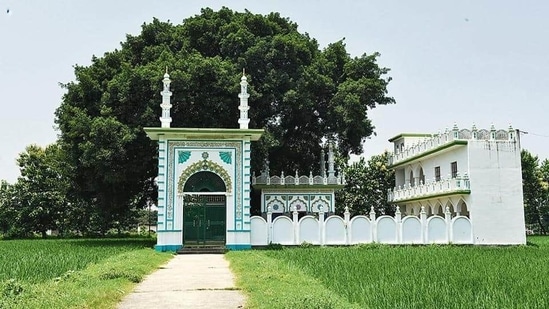 The mosque site in Dhannipur village near Ayodhya town.(HT Photo) The mosque site in Dhannipur village near Ayodhya town.(HT Photo)