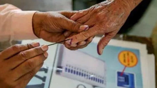 Delhi has 272 wards, and while the NDMC and South Delhi Municipal Corporation have 104 municipal wards each, the EDMC has 64 wards.(PTI file photo. Representative image) Delhi has 272 wards, and while the NDMC and South Delhi Municipal Corporation have 104 municipal wards each, the EDMC has 64 wards.(PTI file photo. Representative image)