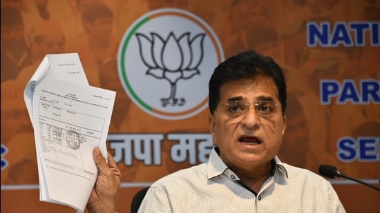Somaiya, in a press conference on Tuesday, said two 13-storey buildings with 113 flats in Thane had violated the FSI norms for which Thane Municipal Corporation in 2012 levied a fine of <span class='webrupee'>₹</span>3.33 crore. (HT File) Somaiya, in a press conference on Tuesday, said two 13-storey buildings with 113 flats in Thane had violated the FSI norms for which Thane Municipal Corporation in 2012 levied a fine of <span class='webrupee'>₹</span>3.33 crore. (HT File)