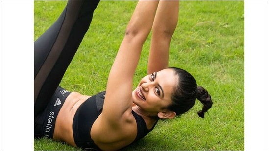 Rakul Preet adds a complex exercise to her ‘Yoga diaries’ and we are inspired(Instagram/urlife.co.in)