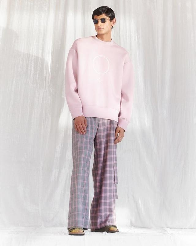Oversized sweatshirt in pink by Bloni (Photo: Instagram) Oversized sweatshirt in pink by Bloni (Photo: Instagram)