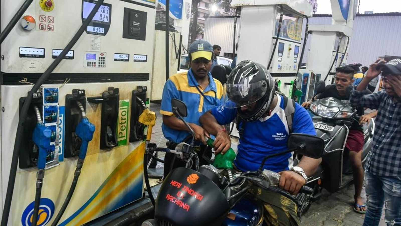 Fuel prices in Mumbai at record high; petrol ₹94.12 a litre; diesel ₹84