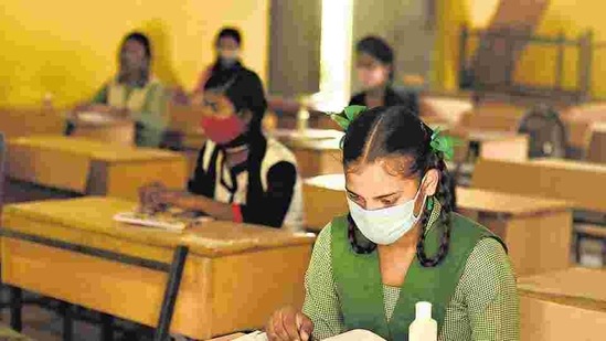 All school authorities have been urged to follow the Standard Operating Procedures (SOPs) issued by the state government for the safety of the students and the staff in the schools amid the Covid-19 pandemic.(Raj K Raj/ HT File photo) All school authorities have been urged to follow the Standard Operating Procedures (SOPs) issued by the state government for the safety of the students and the staff in the schools amid the Covid-19 pandemic.(Raj K Raj/ HT File photo)