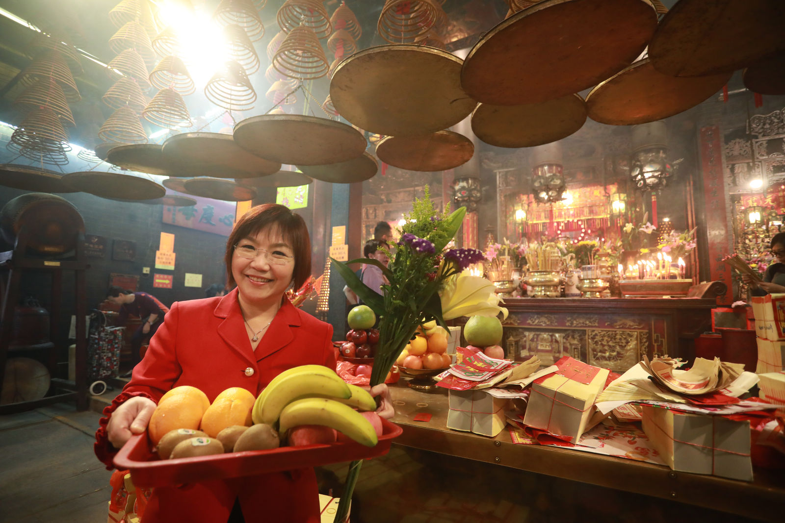 Traditionally, the steps involved in borrowing money from Guanyin are similar to those required to worship her. In general, worshippers have to prepare fresh fruits of five or six colours.(Hong Kong Tourism Board) Traditionally, the steps involved in borrowing money from Guanyin are similar to those required to worship her. In general, worshippers have to prepare fresh fruits of five or six colours.(Hong Kong Tourism Board)
