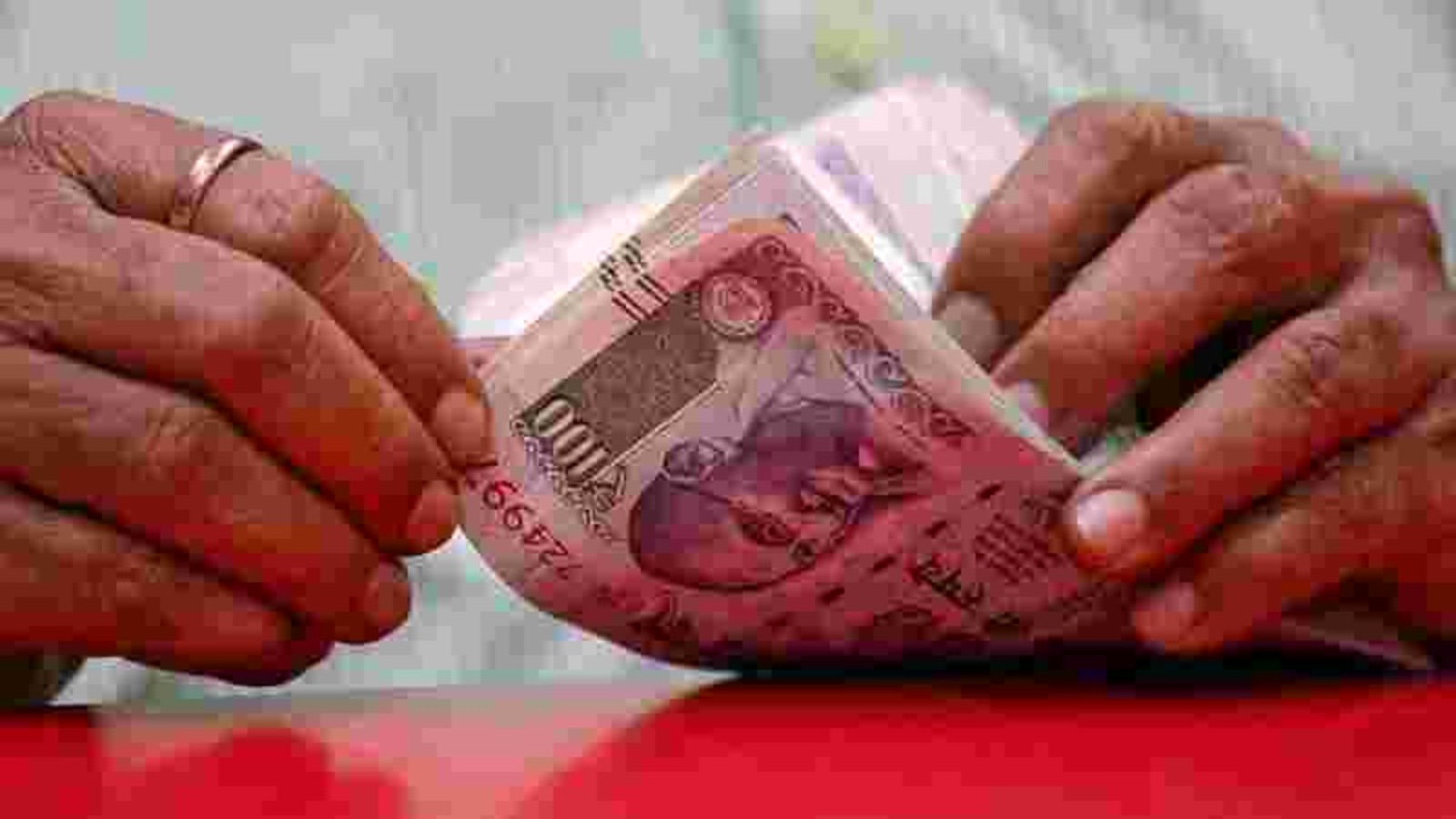 India To See Average Salary Increase Of 6 4 Per Cent In 2021 Survey Hindustan Times
