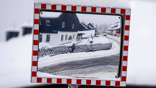 Photos: Heavy snow in Germany reigns in coldest February since 2012