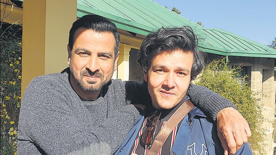 Dave turned director with a crime based show and is thrilled that actor Ronit Roy came on board for the same. Dave turned director with a crime based show and is thrilled that actor Ronit Roy came on board for the same.