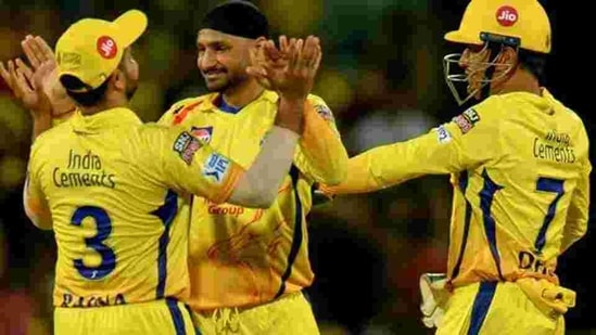 Chennai Super Kings cricketer Harbhajan Singh (C) along with Mahendar Singh Dhoni (R) and Suresh Raina (L)(AFP) Chennai Super Kings cricketer Harbhajan Singh (C) along with Mahendar Singh Dhoni (R) and Suresh Raina (L)(AFP)
