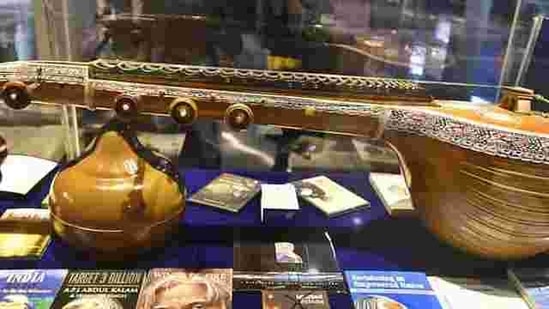 A veena is displayed along with former president APJ Abdul Kalam’s books at Phase-II of the three-storey Rashtrapati Bhavan Museum in New Delhi. The country’s only underground museum will be inaugurated by Prime Minister Narendra Modi on Monday to mark the completion of four years of President Pranab Mukherjee as the head of state. It will open to the public on October 2. (Raj K Raj/HT Photo) 