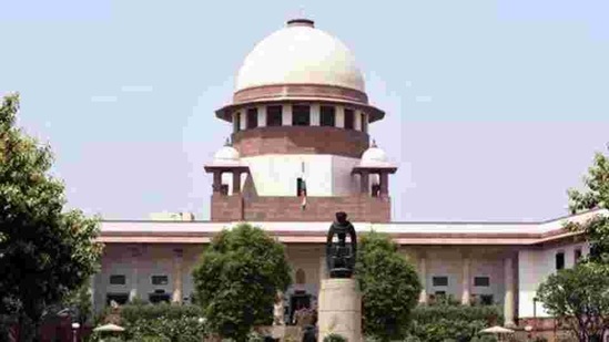 Citing Article 131 of the Constitution of India, the Supreme Court in 2006 said disputes over state boundaries were not within its jurisdiction and can only be resolved by the Parliament. (HT PHOTO). Citing Article 131 of the Constitution of India, the Supreme Court in 2006 said disputes over state boundaries were not within its jurisdiction and can only be resolved by the Parliament. (HT PHOTO).