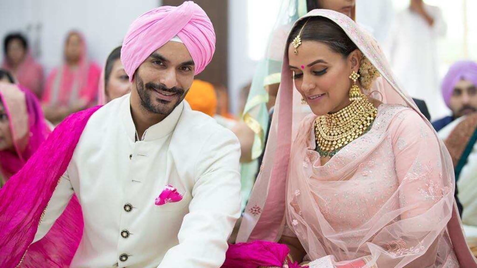 Neha Dhupia says people judged her wedding with Angad Bedi: &#39;Ladka chhota hai ladki se?&#39; | Bollywood - Hindustan Times