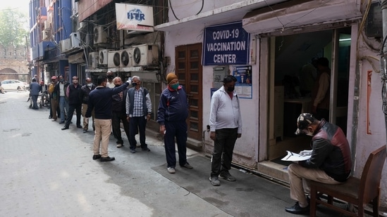 People stand in queue to receive a dose of Bharat Biotech Ltd. Covaxin vaccine for coronavirus at Sanjeevan Hospital in Daryaganj, New Delhi, India, on Thursday, Feb. 11, 2021. (Bloomberg) People stand in queue to receive a dose of Bharat Biotech Ltd. Covaxin vaccine for coronavirus at Sanjeevan Hospital in Daryaganj, New Delhi, India, on Thursday, Feb. 11, 2021. (Bloomberg)