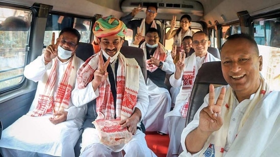 Senior Congress leaders at the launch of the party’s bus ‘yatra’ on Friday. (HT PHOTO). Senior Congress leaders at the launch of the party’s bus ‘yatra’ on Friday. (HT PHOTO).