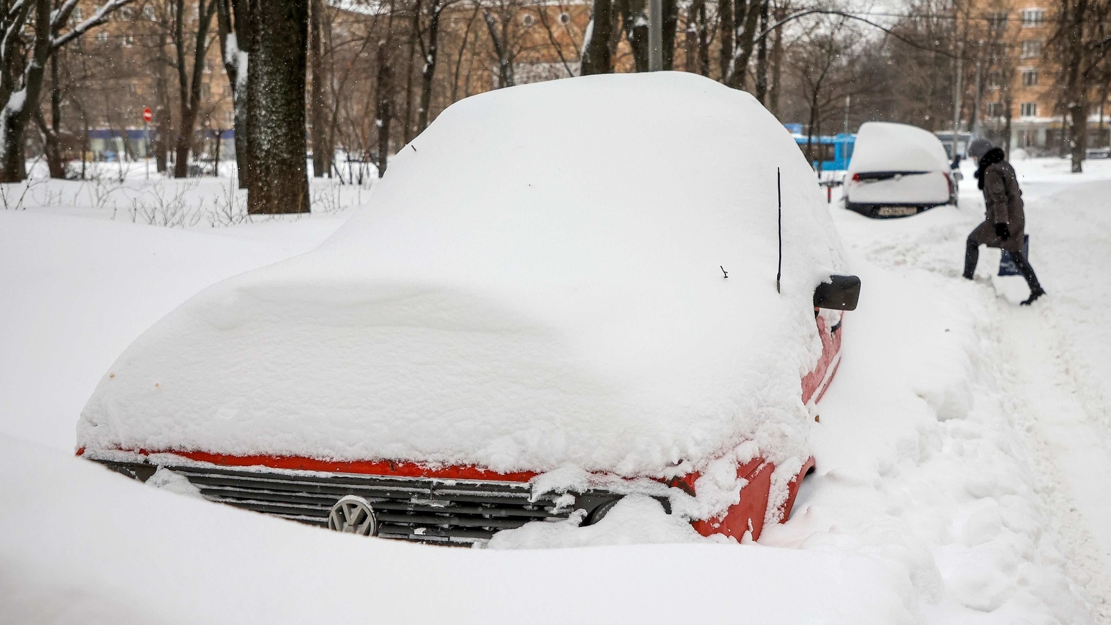 Завалы снега в Москве
