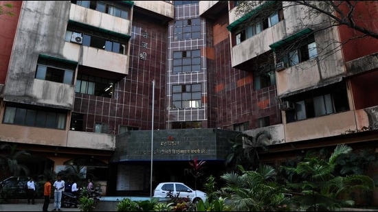 MSEDCL said it was under severe stress with arrears to the tune of <span class='webrupee'>₹</span>71,506 crore. (HT FILE) MSEDCL said it was under severe stress with arrears to the tune of <span class='webrupee'>₹</span>71,506 crore. (HT FILE)