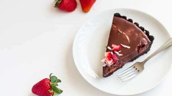 Chocolate Truffle Tart (Sweet and Savory by Shinee) Chocolate Truffle Tart (Sweet and Savory by Shinee)