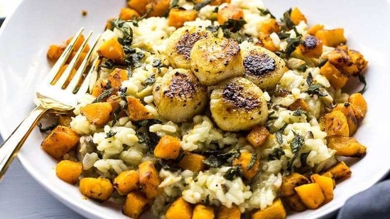 Seared Scallops with Butternut Squash Risotto (The Girl on Bloor) Seared Scallops with Butternut Squash Risotto (The Girl on Bloor)