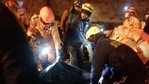 Rescue workers recovering a body from the tunnel at NTPC's hydel power project in Tapovan on Sunday morning. (HT Photo) Rescue workers recovering a body from the tunnel at NTPC's hydel power project in Tapovan on Sunday morning. (HT Photo)