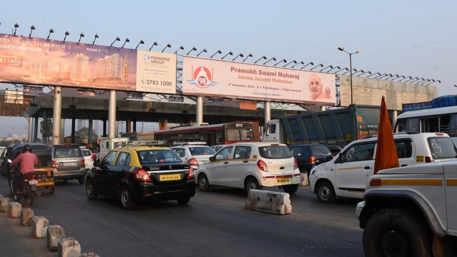 Mumbai Traffic Snarls Near Vashi Toll Naka Commuters Blame Fastag Hindustan Times