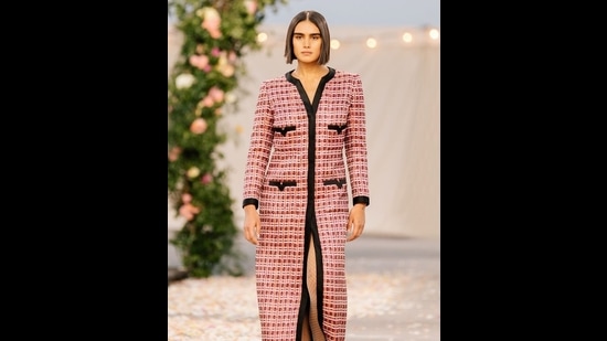 Jill Kortleve, a 26-year-old Dutch model, became the first plus-size model to walk for Chanel in over a decade (last month she walked for the label’s Spring 21 couture) (Photo: Instagram/ChanelOfficial) Jill Kortleve, a 26-year-old Dutch model, became the first plus-size model to walk for Chanel in over a decade (last month she walked for the label’s Spring 21 couture) (Photo: Instagram/ChanelOfficial)