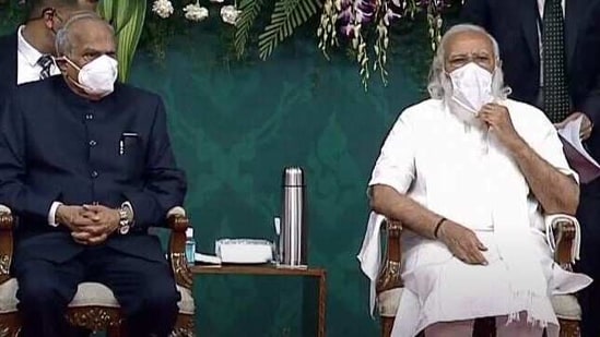PM Modi with TN Governor(YouTube)