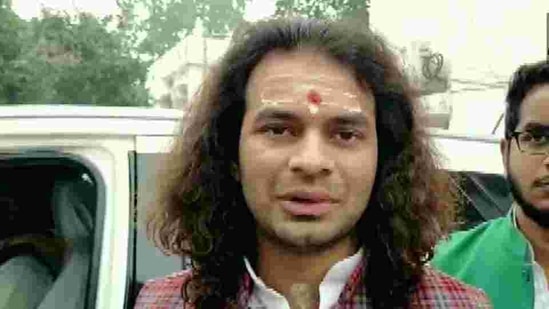 RJD leader Tej Pratap Yadav created a flutter by hitting out at senior party leader Jagdanand Singh. (ANI Photo) RJD leader Tej Pratap Yadav created a flutter by hitting out at senior party leader Jagdanand Singh. (ANI Photo)