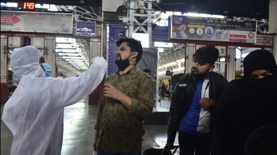 BMC medical staff conducts the Rapid Antigen Test at Mumbai Central. (Anshuman Poyrekar/HT Photo) BMC medical staff conducts the Rapid Antigen Test at Mumbai Central. (Anshuman Poyrekar/HT Photo)