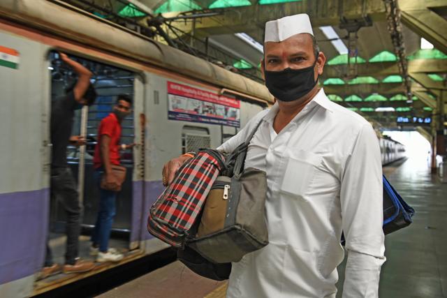 Sandeep Gaikar at Sanpada station, Navi Mumbai. (Bachchan Kumar/ HT PHOTO)