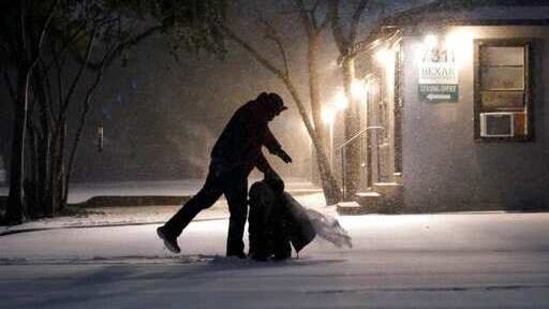 The Electric Reliability Council of Texas (ERCOT) has sought to cut power use in response to winter record of 69,150 MW on Sunday evening. (AP) The Electric Reliability Council of Texas (ERCOT) has sought to cut power use in response to winter record of 69,150 MW on Sunday evening. (AP)
