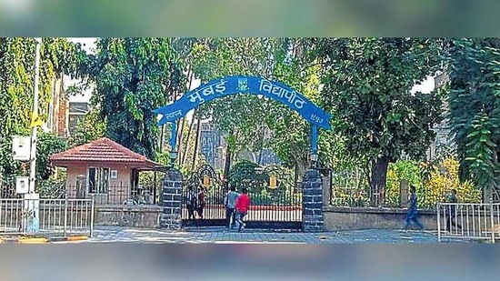Reopening of Mumbai University colleges deferred. Reopening of Mumbai University colleges deferred.
