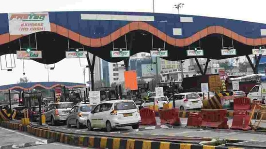Faridabad toll plaza with FASTag lanes demarcated at Badarpur border (Vipin Kumar /HT Photo ) Faridabad toll plaza with FASTag lanes demarcated at Badarpur border (Vipin Kumar /HT Photo )