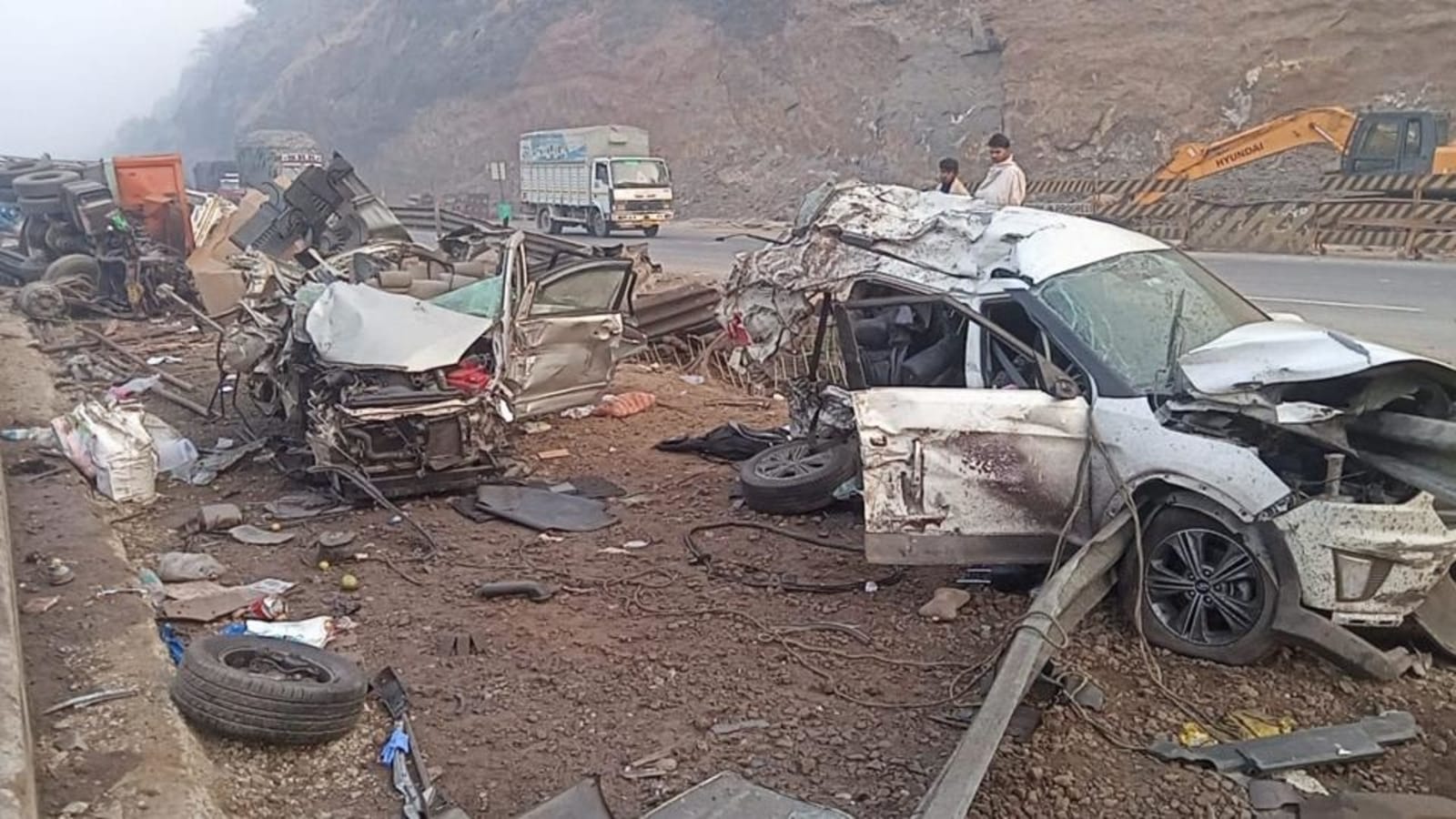 Accident on Mumbai-Pune expressway leaves 5 dead, 5 injured | Hindustan Times