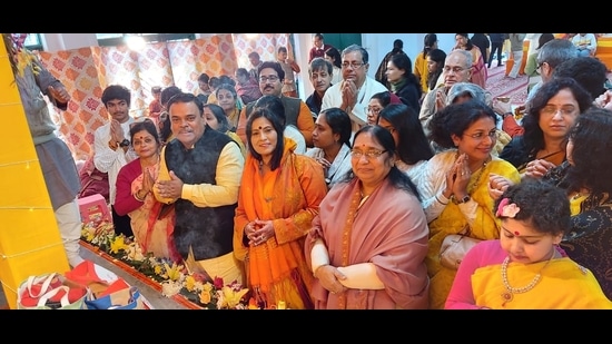 At some pandals set up for Saraswati Puja, distribution of bhog will not happen this time around, due to Covid-19. At some pandals set up for Saraswati Puja, distribution of bhog will not happen this time around, due to Covid-19.
