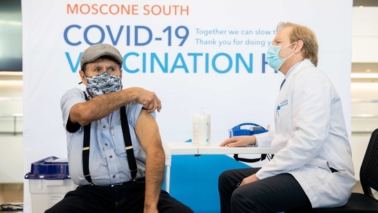 On Tuesday, two new mass vaccination sites with doses from the federal government will open in Oakland and in Los Angeles. (AP) On Tuesday, two new mass vaccination sites with doses from the federal government will open in Oakland and in Los Angeles. (AP)