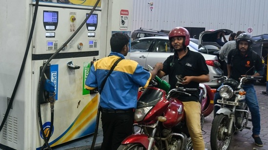 Petrol and diesel prices vary from state to state, due to various taxes levied by the central government and the state government concerned. (HT Photo) Petrol and diesel prices vary from state to state, due to various taxes levied by the central government and the state government concerned. (HT Photo)